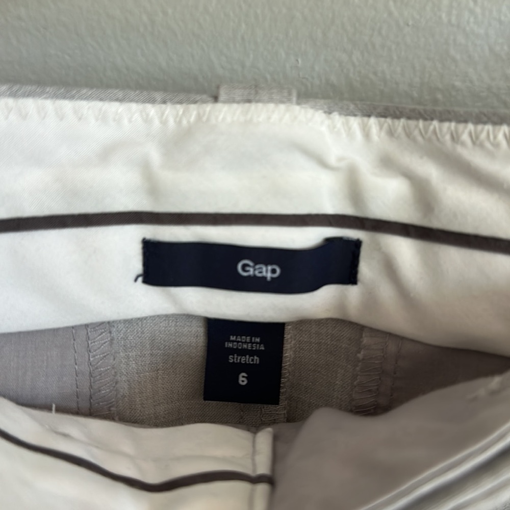 Gap Skirt - Picture 2 of 3